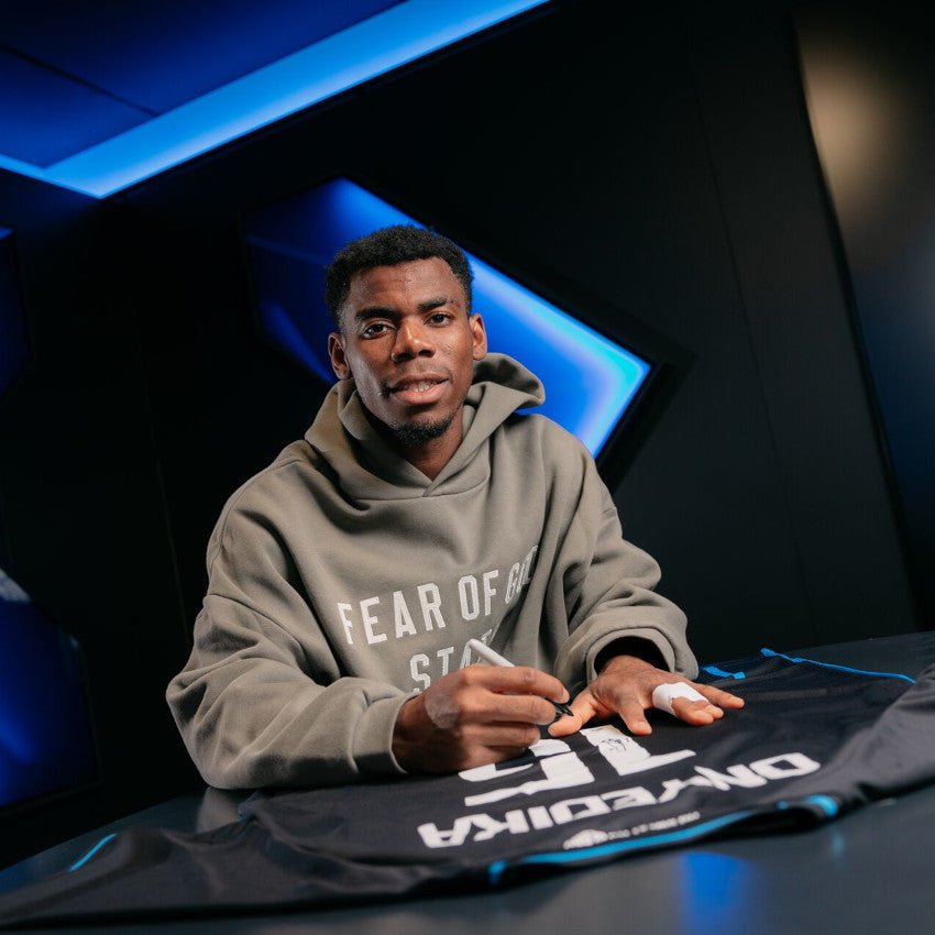 Signed Shirt Onyedika 25/26 - Club Brugge Shop