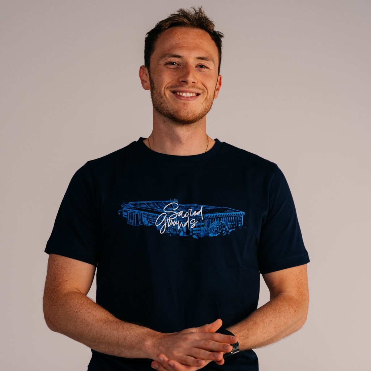 T-Shirt Navy Sacred Grounds - Club Brugge Shop